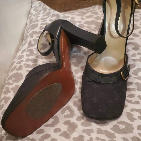 Louie Vuion Paris high heels - Picture 3 of 5